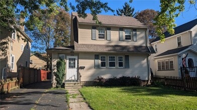 Building Photo - 136 Weston Rd