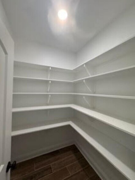 pantry - 7463 Knollwood Ct