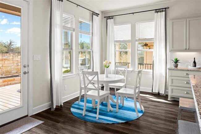 Building Photo - 132 Village Oak Dr