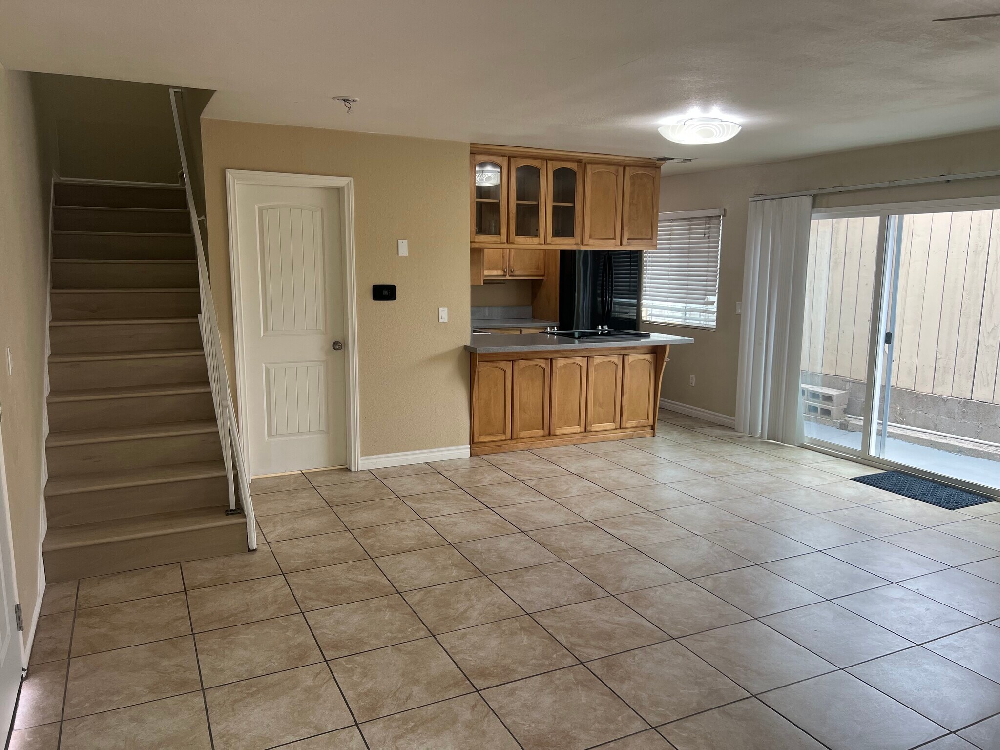 Building Photo - 1070 Fifth Ave