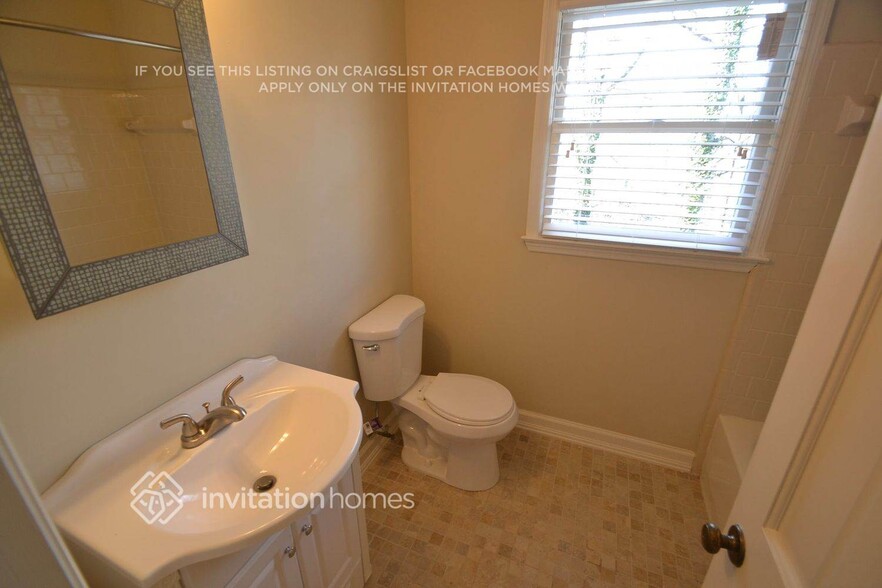 Building Photo - 1591 Willow Bluff