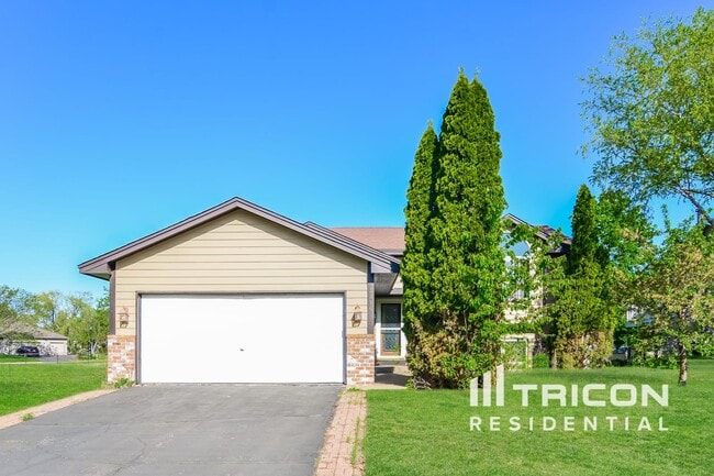 Primary Photo - 3216 W Park Dr