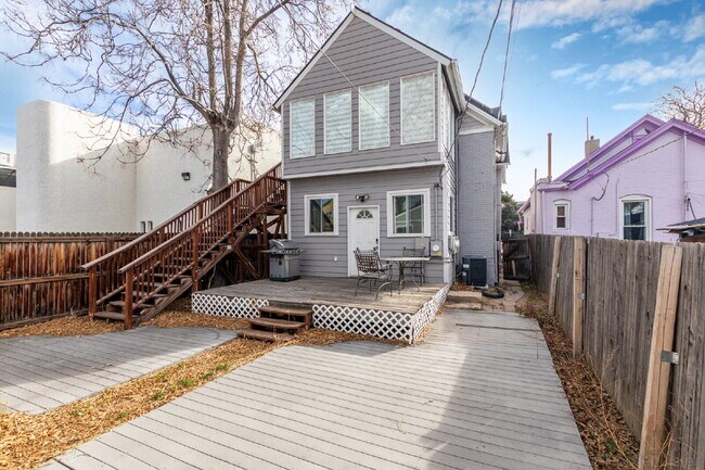 Building Photo - Lovely Victorian duplex for rent 2 bed / 1 bath