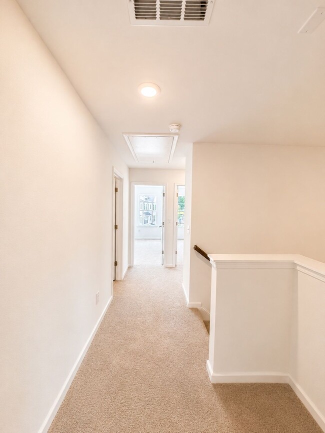 Building Photo - 2837 Rosehall