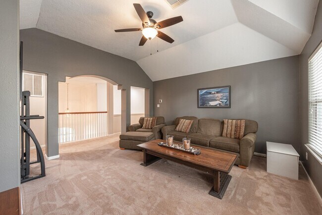 Building Photo - 1310 Big Pines