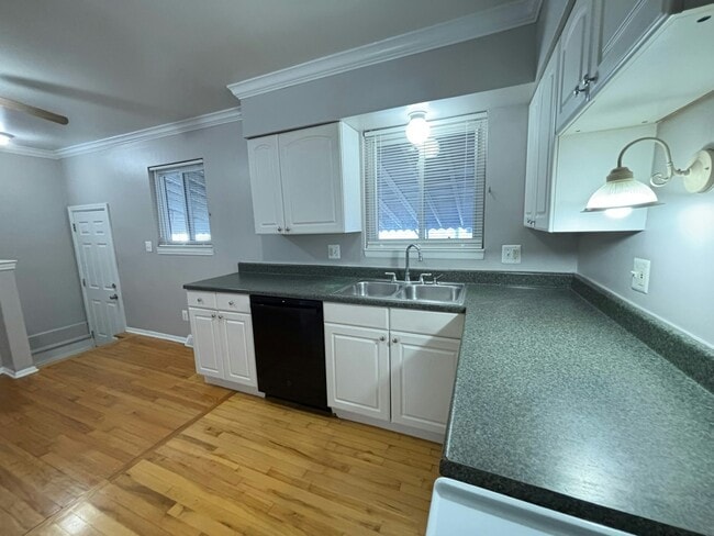 Building Photo - 1760 E Harry Ave