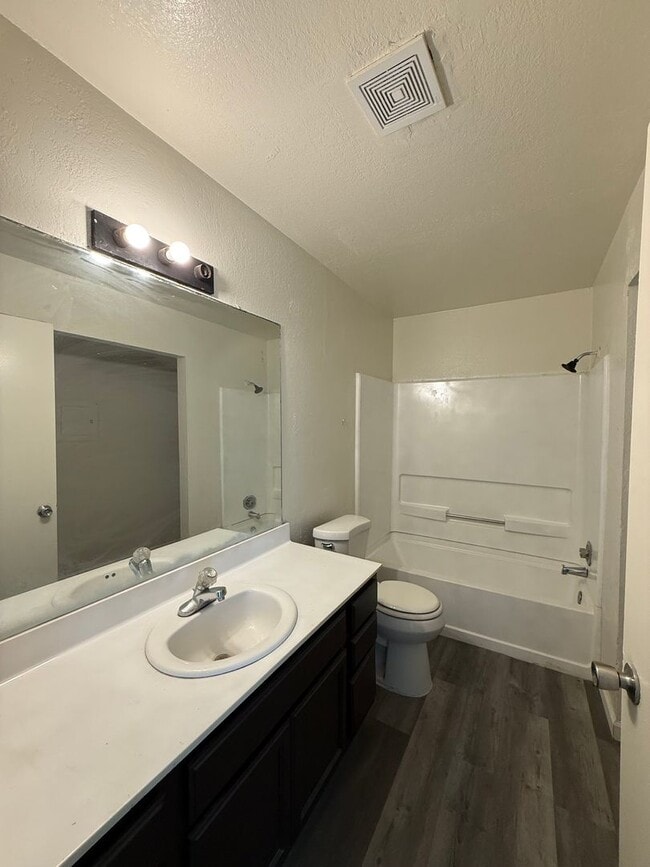 Building Photo - 7218 Kelly Dr