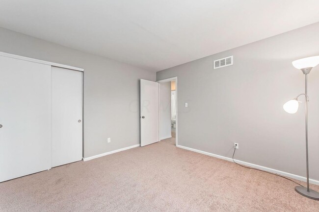 Building Photo - 361 E North St