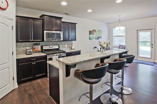 Building Photo - 112 Davina Dr