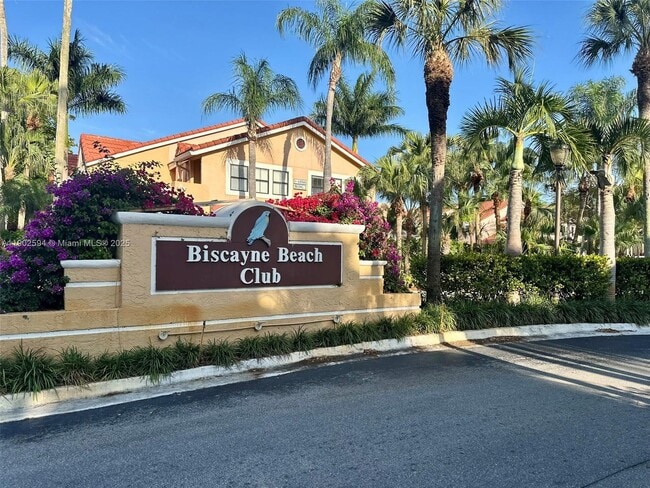 Building Photo - 10581 SW 155th Ct