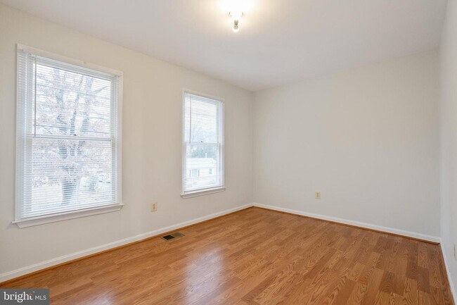 Building Photo - 8729 36th Ave