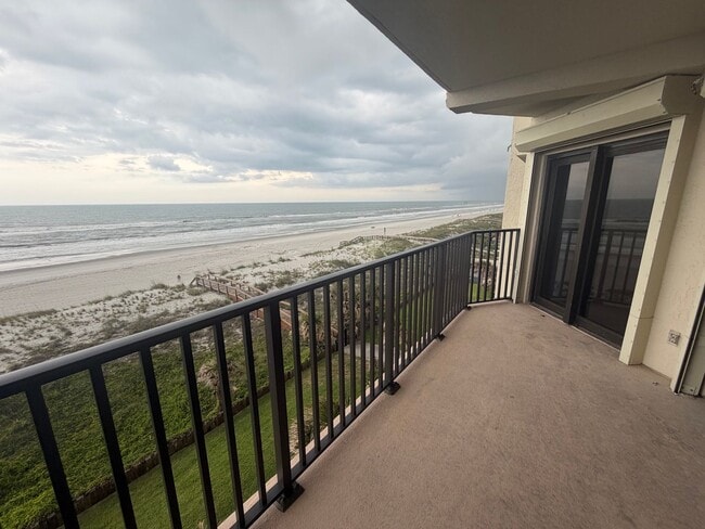 Building Photo - Ocean Front Condo Rental
