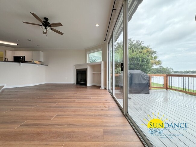 Building Photo - Waterfront Luxury Living on Cinco Bayou!