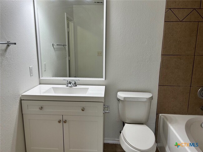 Building Photo - 3039 Pine Valley Dr
