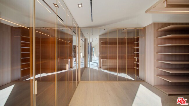 Building Photo - 8765 Hollywood Blvd