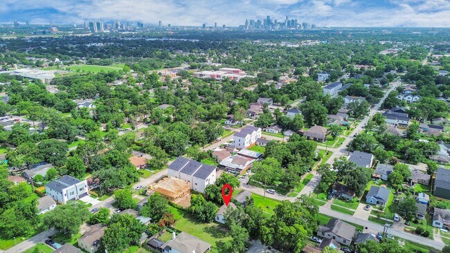 Building Photo - 7004 Conley St