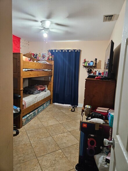 Building Photo - 3319 Thomasson Dr