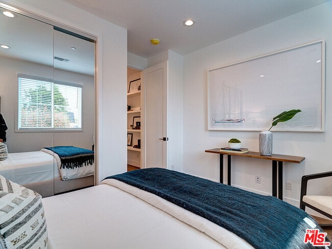 Building Photo - 1278 Meadowbrook Ave