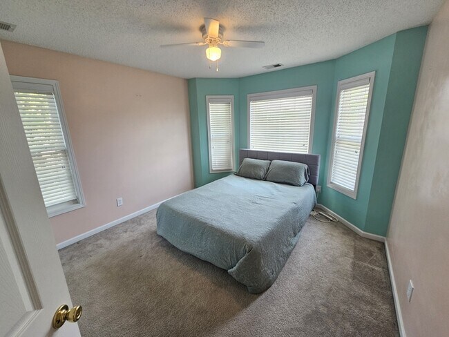 Building Photo - Furnished Mid Term rental