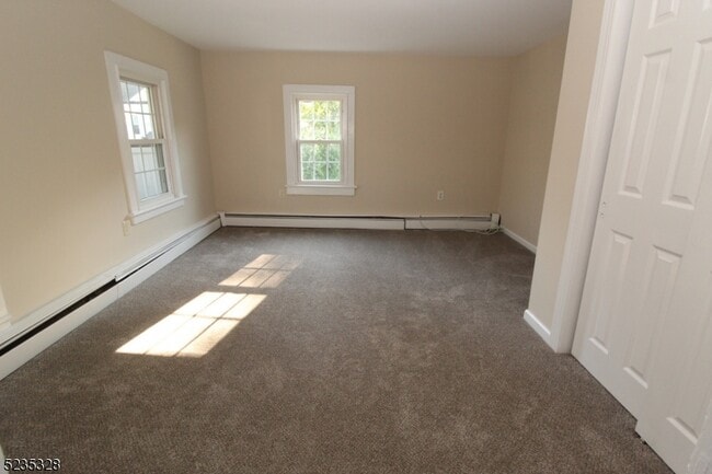 Building Photo - 28 White Meadow Ave