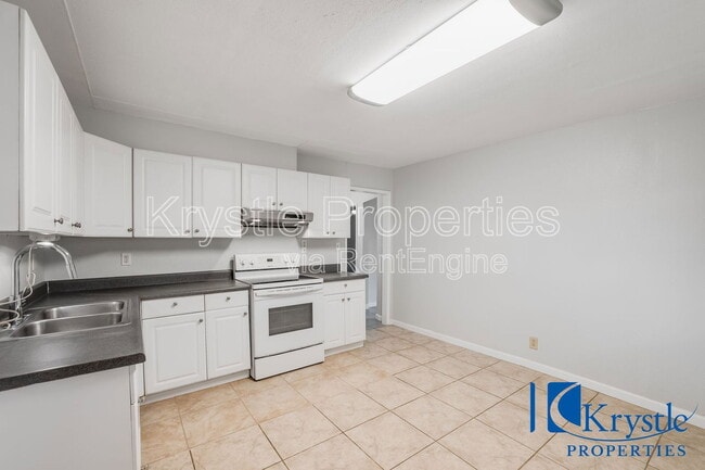 Building Photo - 938 Winchester St
