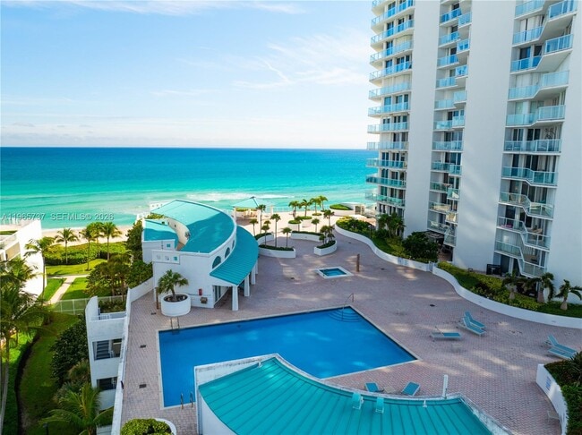 Building Photo - 16445 Collins Ave