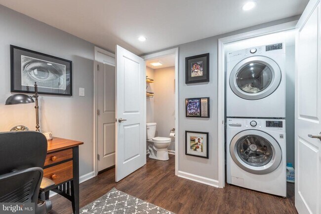 Building Photo - 1619 N Corlies St