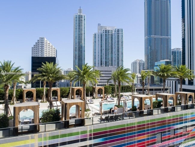 Building Photo - 801 S Miami Ave