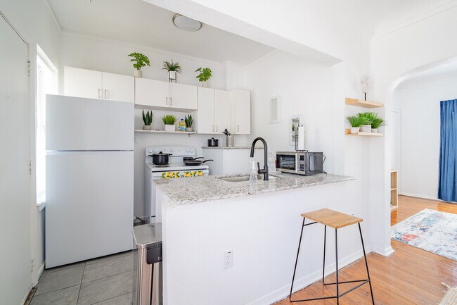 Building Photo - 5305 Reiger Ave