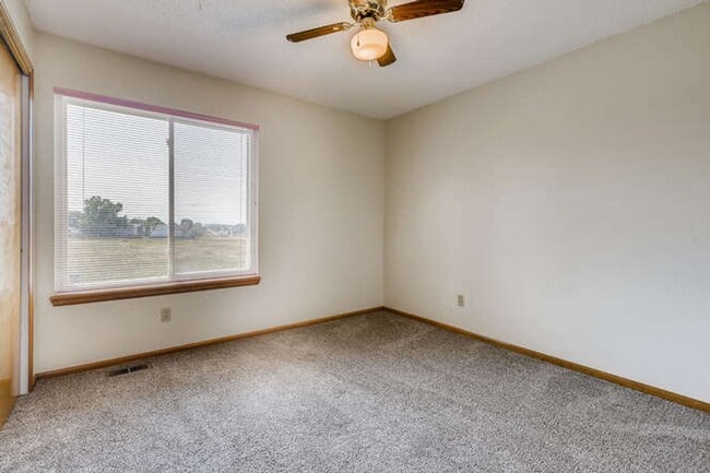 Building Photo - Great Highlands Ranch Home with Views! Access to HR Rec Centers included in rent!