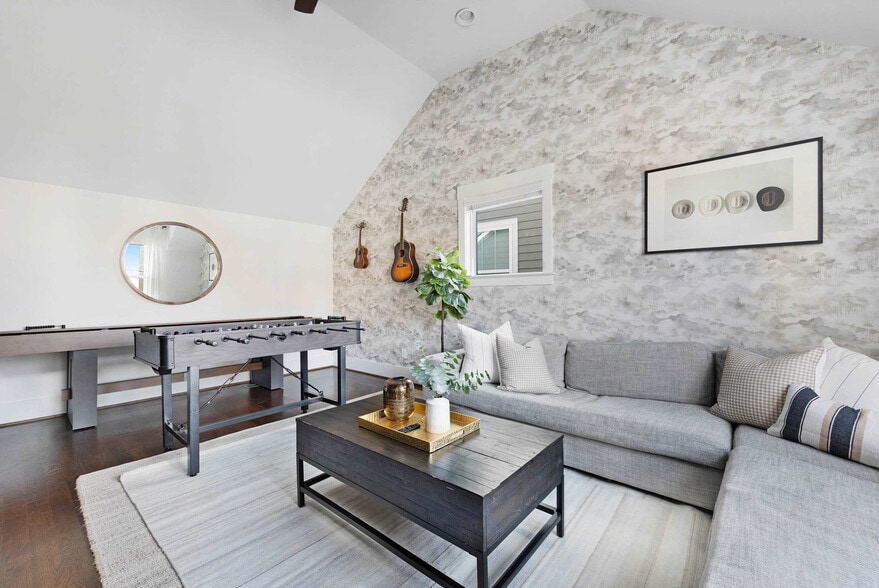 Building Photo - 1701 Neal Terrace