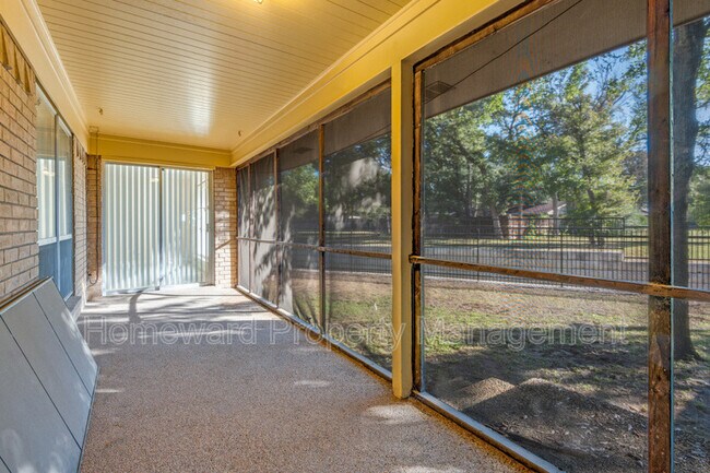 Building Photo - 204 Gerrish St