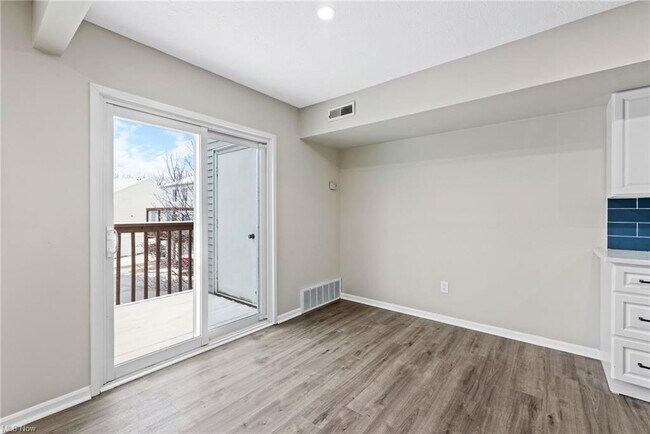 Building Photo - 22300 River Walk Ln