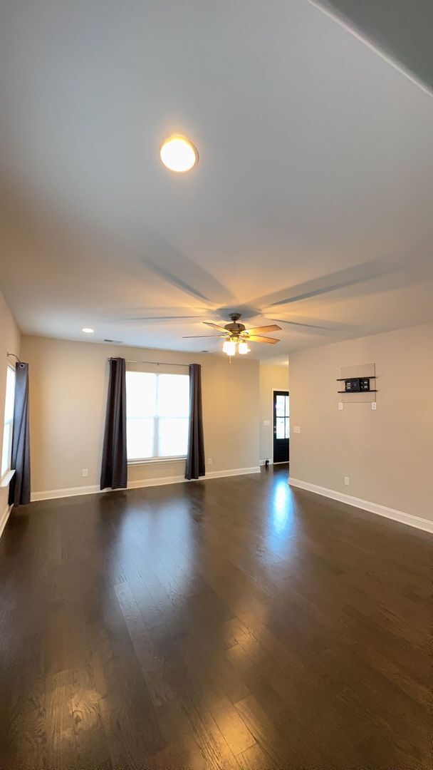 Building Photo - AVAILABLE NOW!! Beautiful 4 bd in Cambridg...