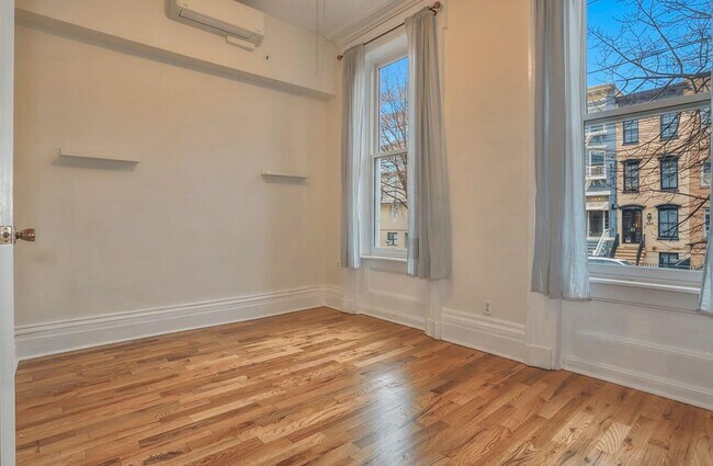 Building Photo - 232 Garden St