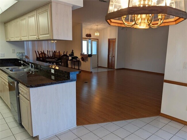 Building Photo - 8213 Pagoda Dr