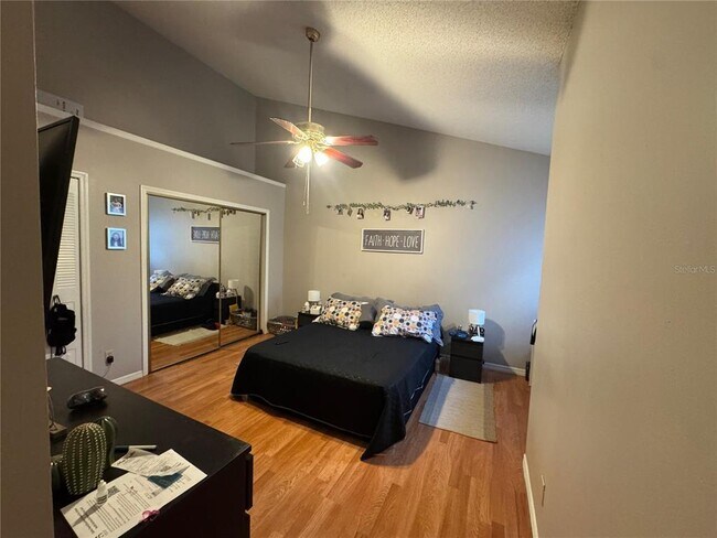 Building Photo - 655 Magic Ct