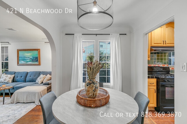 Building Photo - 421 N Beachwood Dr