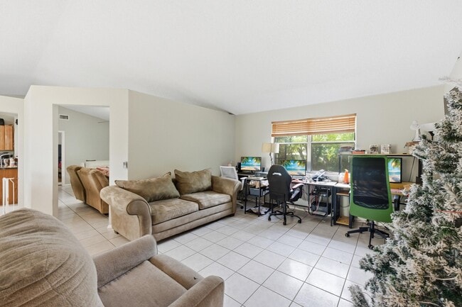 Building Photo - 1258 SW Cynthia St