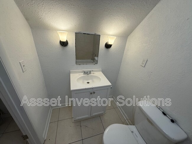 Building Photo - 4410 Fairmount Ave