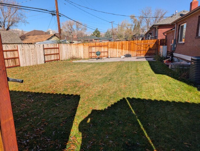 Building Photo - 1045 Washington St