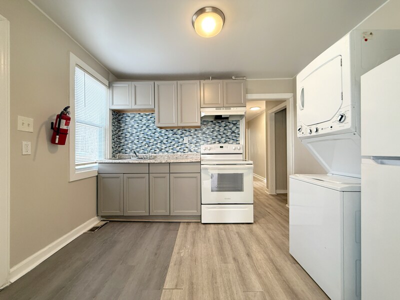 Building Photo - 16 Jenkins Ave