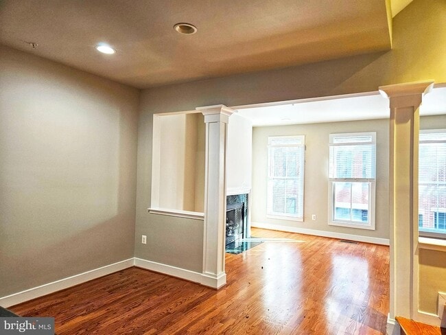 Building Photo - 12 S Regester St