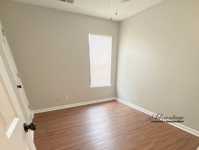 Building Photo - 6888 Wrigley Dr