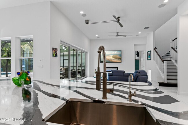 Building Photo - 452 Quail Vista Dr