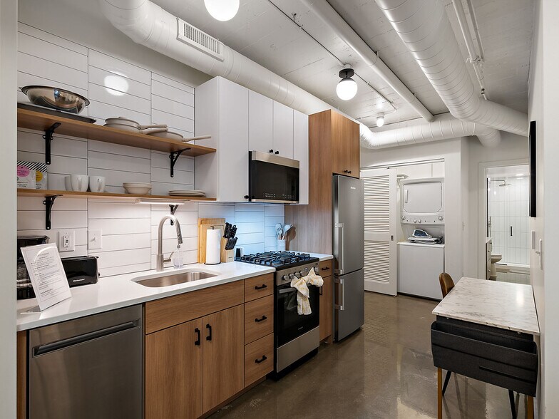 Building Photo - 608 N 3rd St