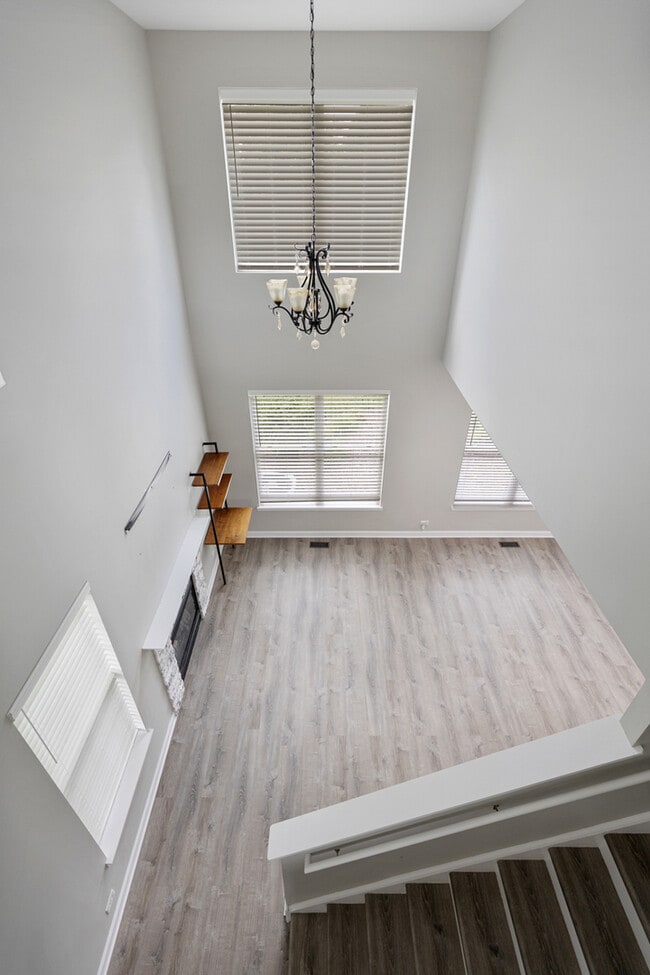 Building Photo - 2253 Sunrise Cir