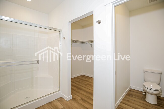 Building Photo - 301 Ravello St