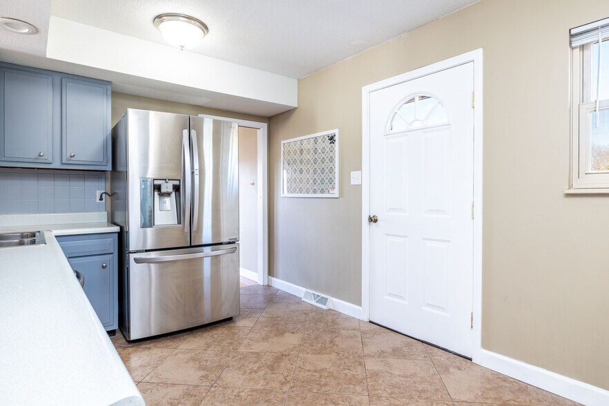 Building Photo - 908 Dartford Rd