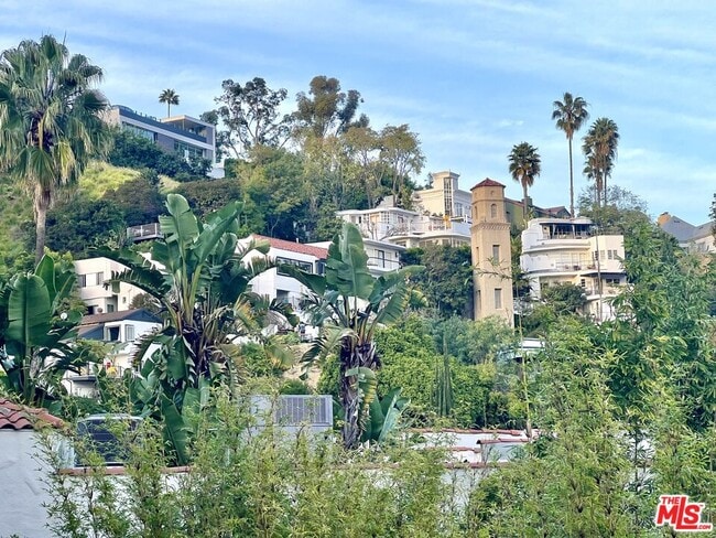 Building Photo - 2185 BROADVIEW Ter